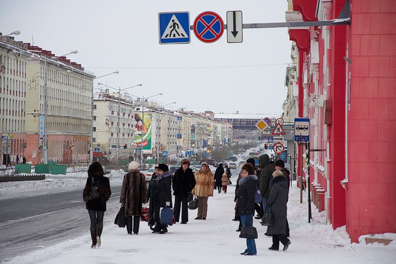 Норильск улицы города. Норильск Центральная улица. Центр Норильска улицы. Норильск Главная улица. Главная улица города нори лька.