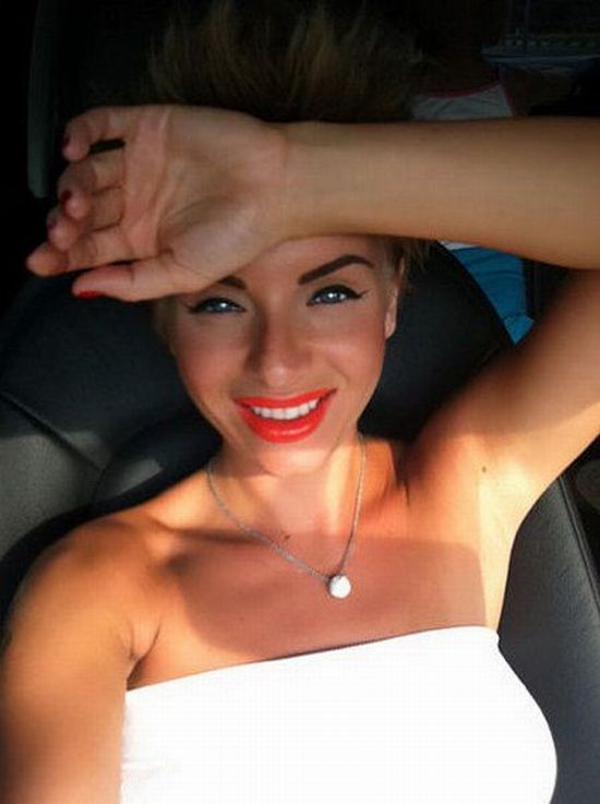 Юля Волкова из ТАТУ продолжает экспериментировать с внешностью (6 Фото)