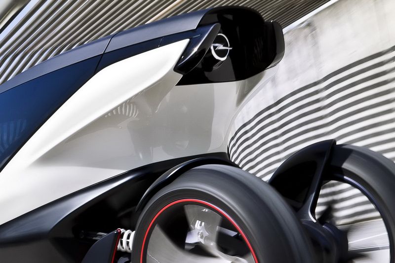 Новый концепт электрокара от Opel (7 фото)