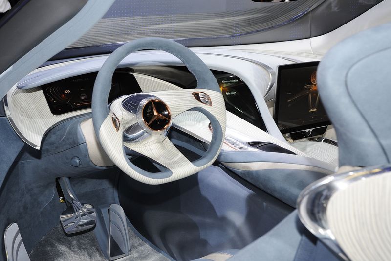 Компания Mercedes-Benz представила электро-концепт F125 (44 фото+видео)