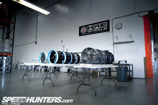Производство кованых дисков для гоночных авто (24 фото)