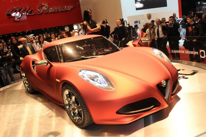 Alfa Romeo представили новинку 4C Concept (19 фото+видео)